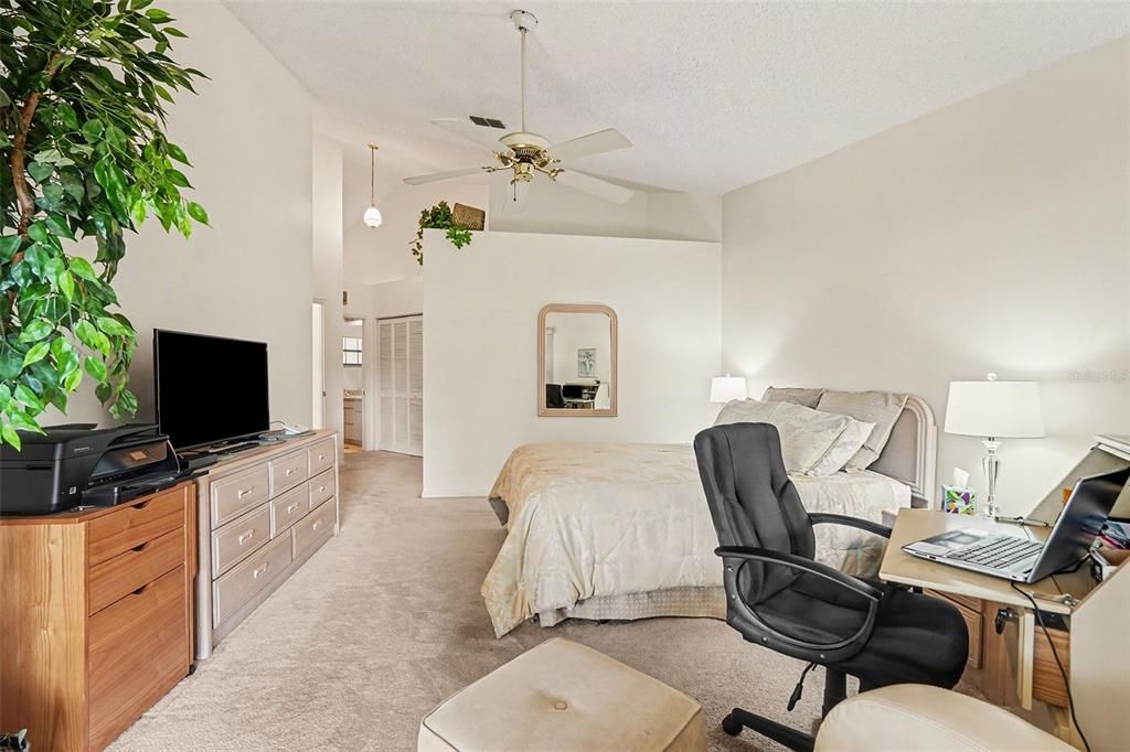 En Venta: $279,000 (2 camas, 2 baños, 1564 Pies cuadrados)