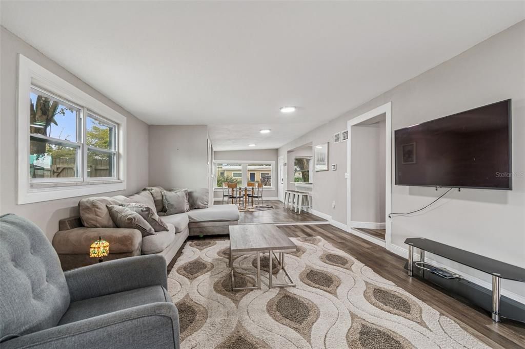 For Sale: $535,000 (3 beds, 2 baths, 1486 Square Feet)