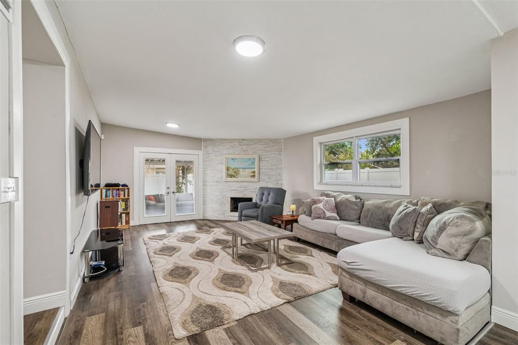 For Sale: $535,000 (3 beds, 2 baths, 1486 Square Feet)