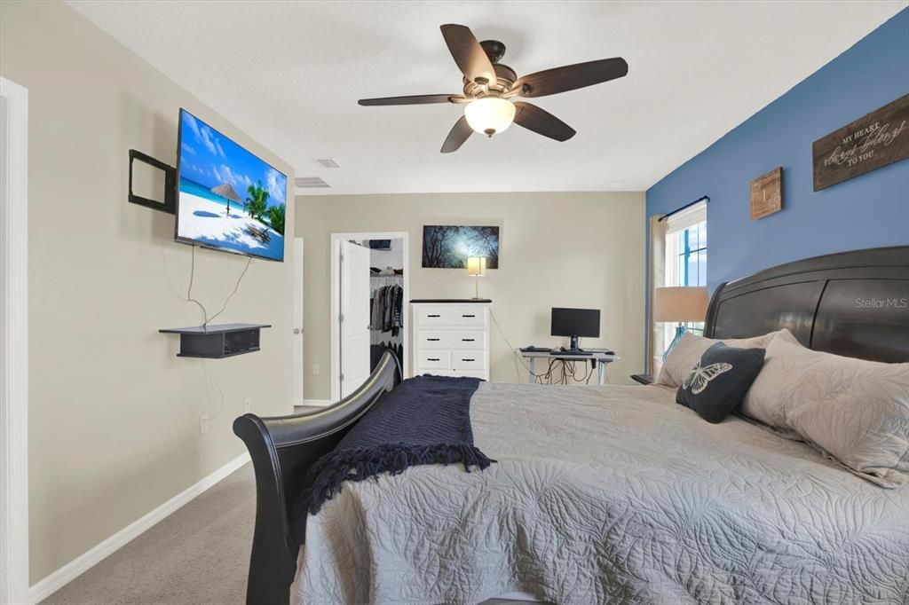 En Venta: $415,000 (5 camas, 3 baños, 2447 Pies cuadrados)