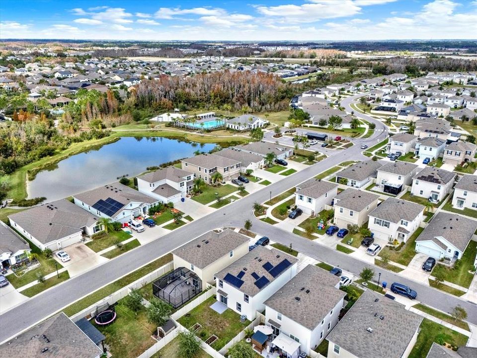 En Venta: $415,000 (5 camas, 3 baños, 2447 Pies cuadrados)