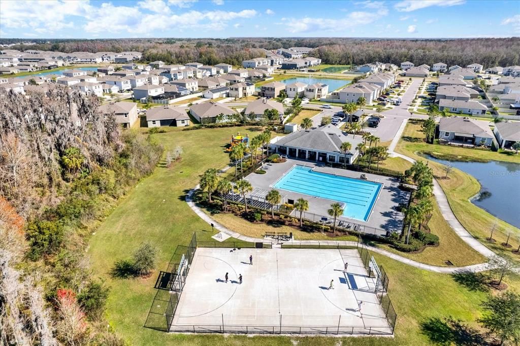 En Venta: $415,000 (5 camas, 3 baños, 2447 Pies cuadrados)