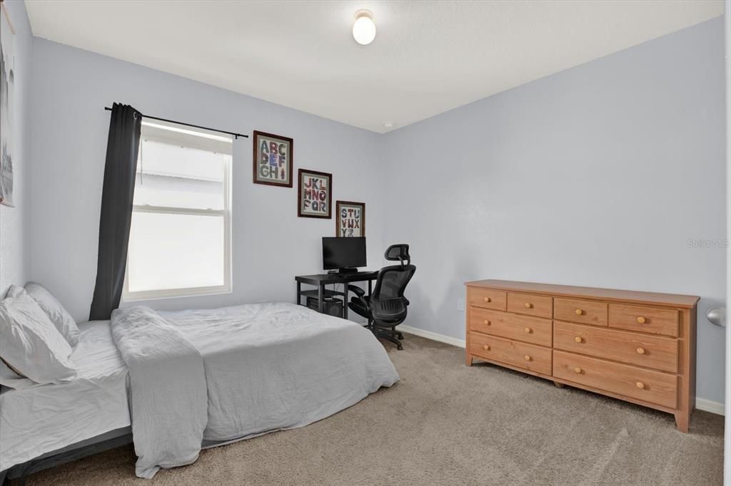 En Venta: $415,000 (5 camas, 3 baños, 2447 Pies cuadrados)