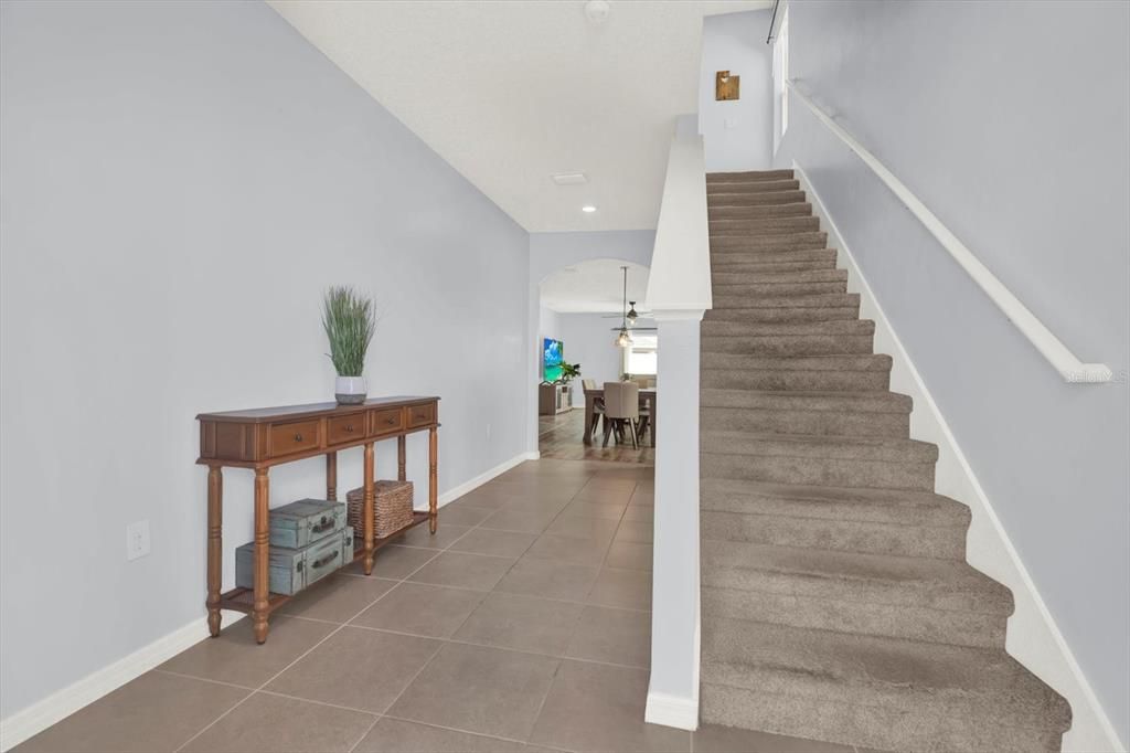 En Venta: $415,000 (5 camas, 3 baños, 2447 Pies cuadrados)