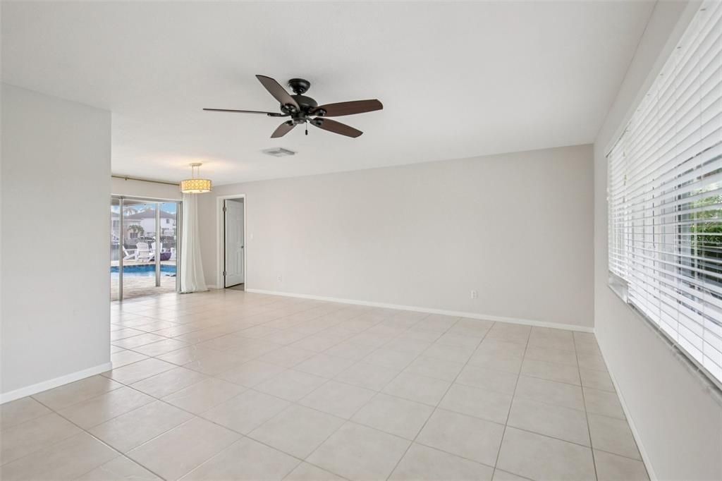 На продажу: $1,550,000 (4 спален, 3 ванн, 2180 Квадратных фут)