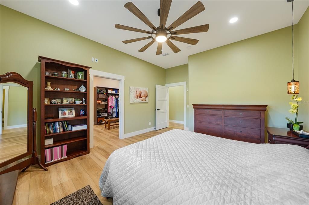 На продажу: $1,650,000 (4 спален, 3 ванн, 4076 Квадратных фут)