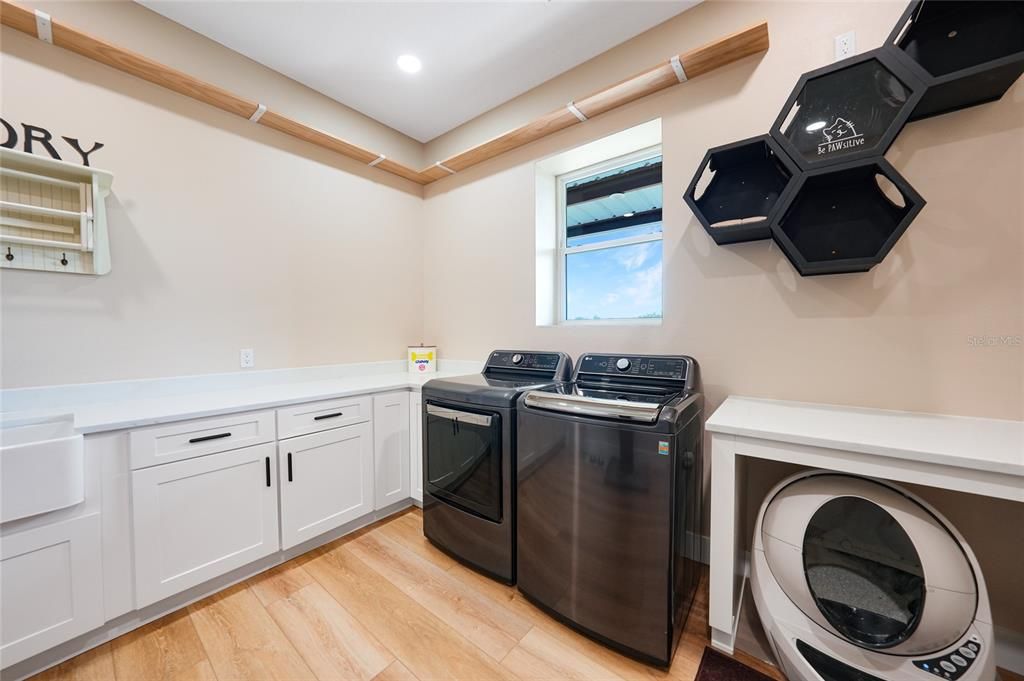 На продажу: $1,650,000 (4 спален, 3 ванн, 4076 Квадратных фут)