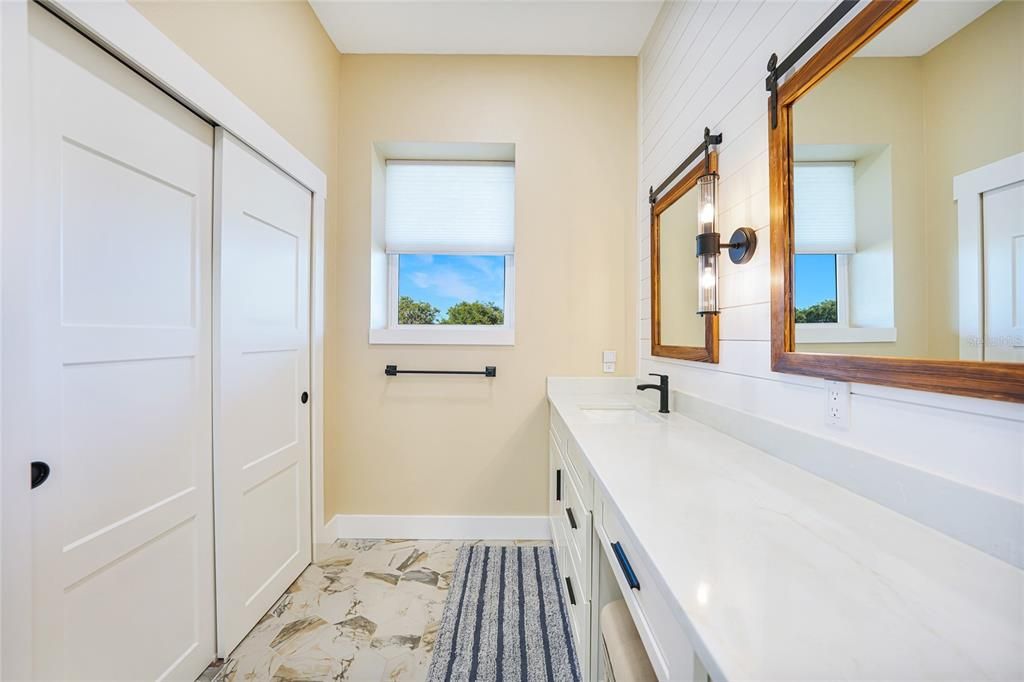 На продажу: $1,650,000 (4 спален, 3 ванн, 4076 Квадратных фут)