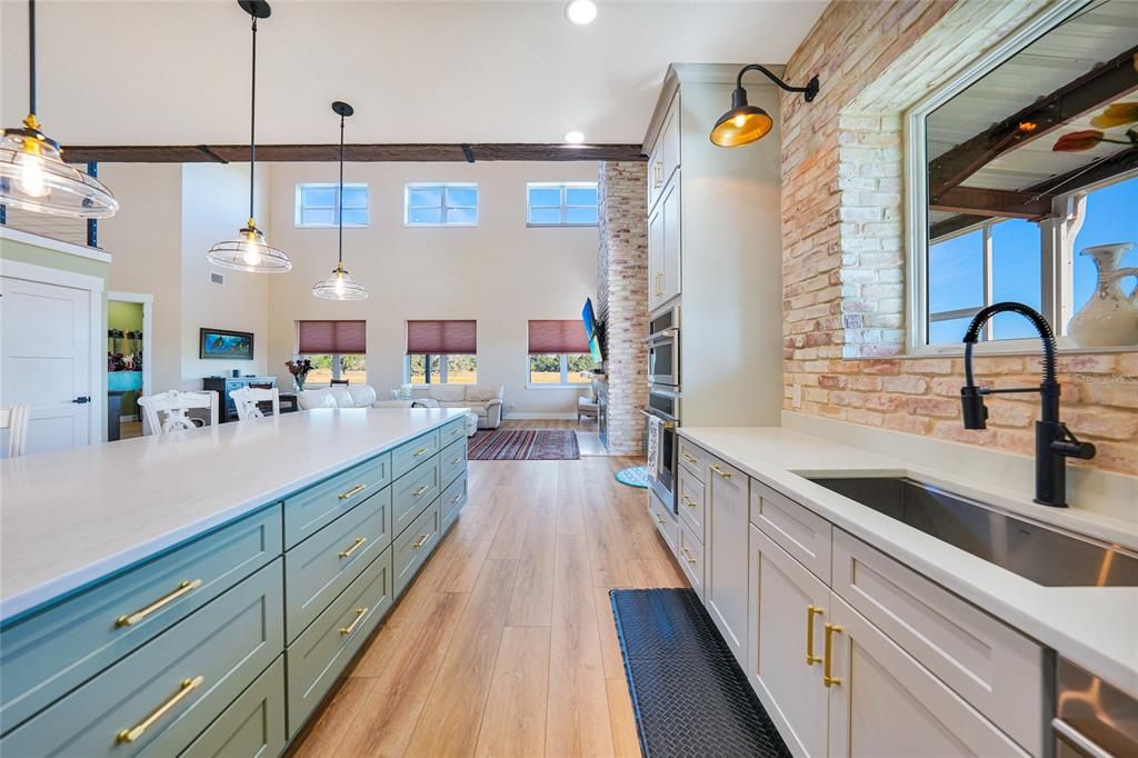 На продажу: $1,650,000 (4 спален, 3 ванн, 4076 Квадратных фут)