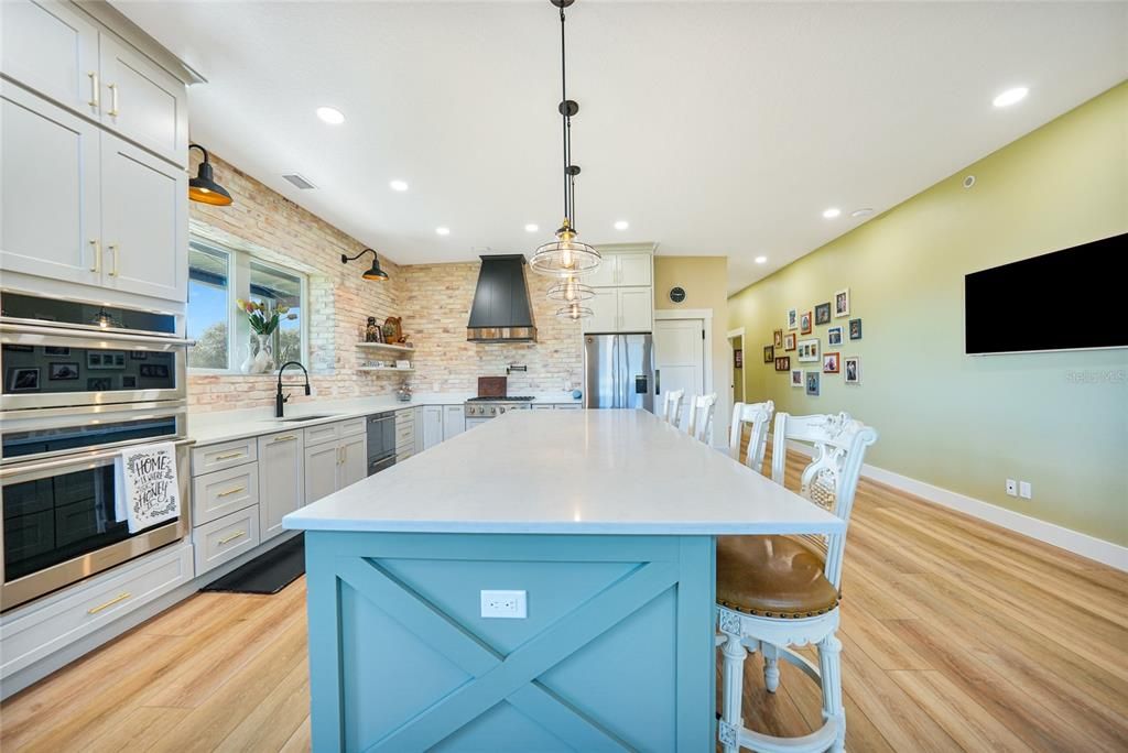 На продажу: $1,650,000 (4 спален, 3 ванн, 4076 Квадратных фут)