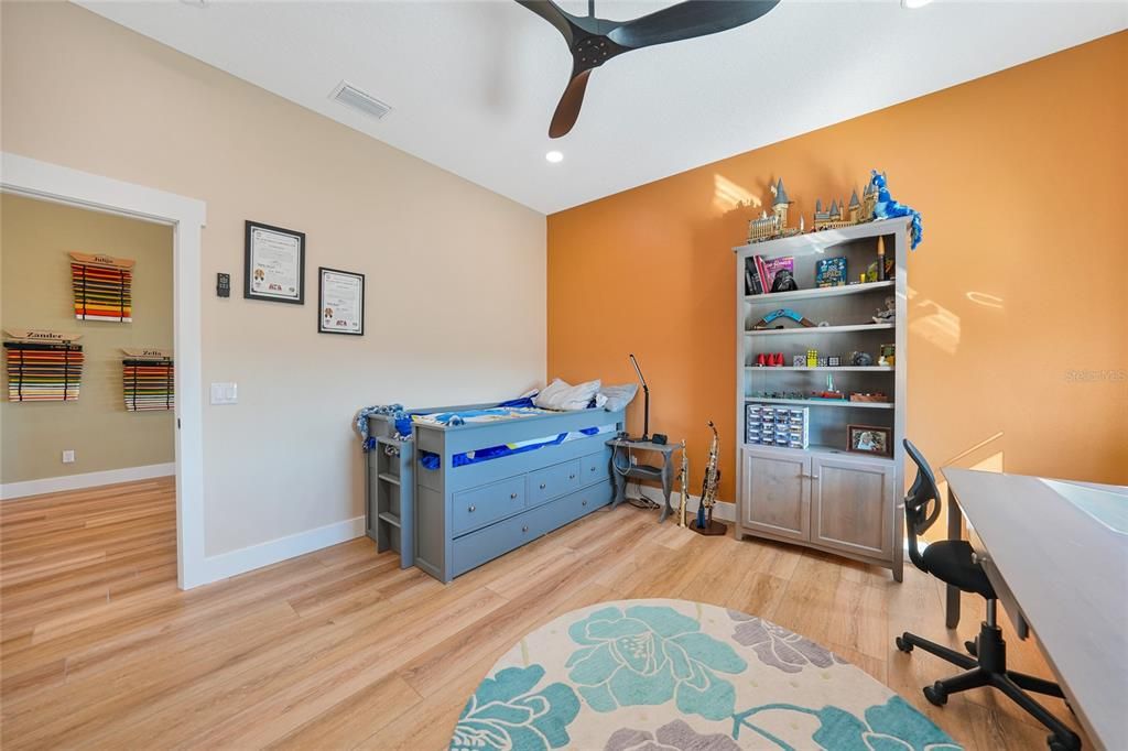 На продажу: $1,650,000 (4 спален, 3 ванн, 4076 Квадратных фут)