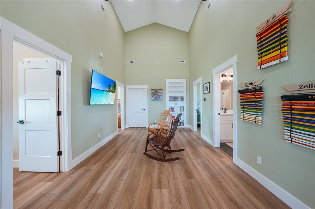 На продажу: $1,650,000 (4 спален, 3 ванн, 4076 Квадратных фут)