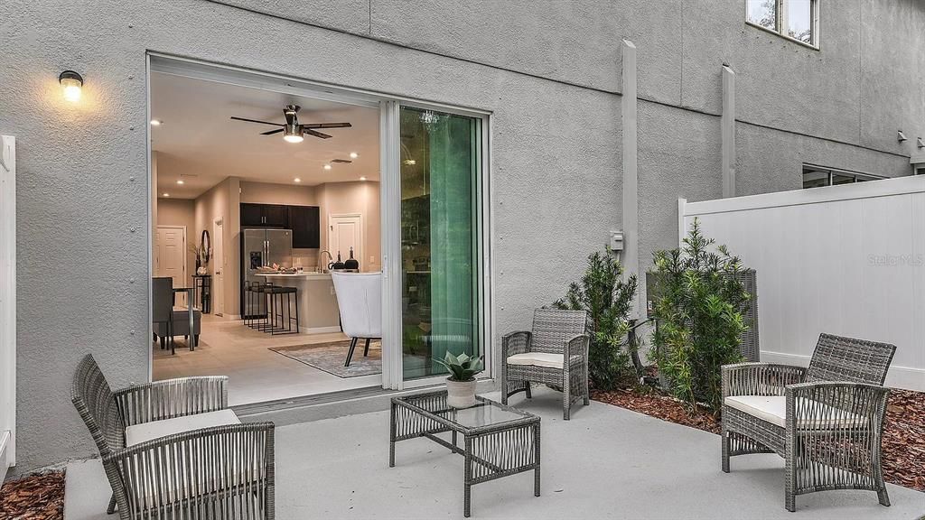 For Rent: $2,100 (3 beds, 2 baths, 1607 Square Feet)