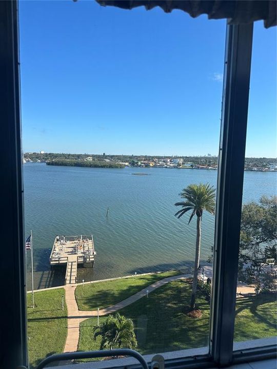 待售: $165,000 (1 贝兹, 1 浴室, 840 平方英尺)