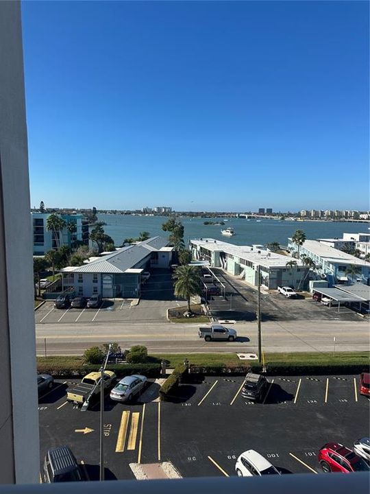 На продажу: $165,000 (1 спален, 1 ванн, 840 Квадратных фут)