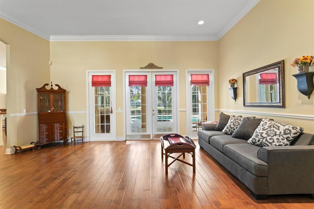 En Venta: $750,000 (5 camas, 3 baños, 3283 Pies cuadrados)