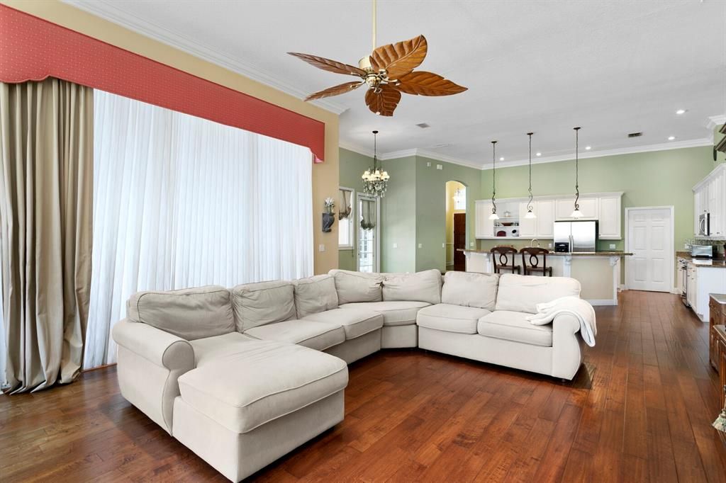 En Venta: $750,000 (5 camas, 3 baños, 3283 Pies cuadrados)