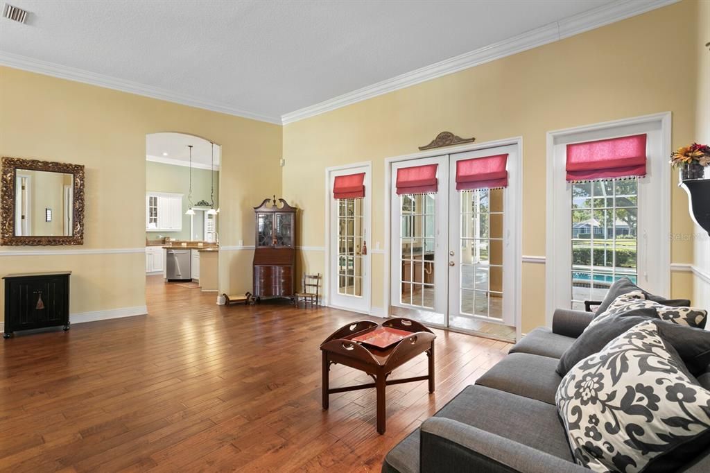 En Venta: $750,000 (5 camas, 3 baños, 3283 Pies cuadrados)