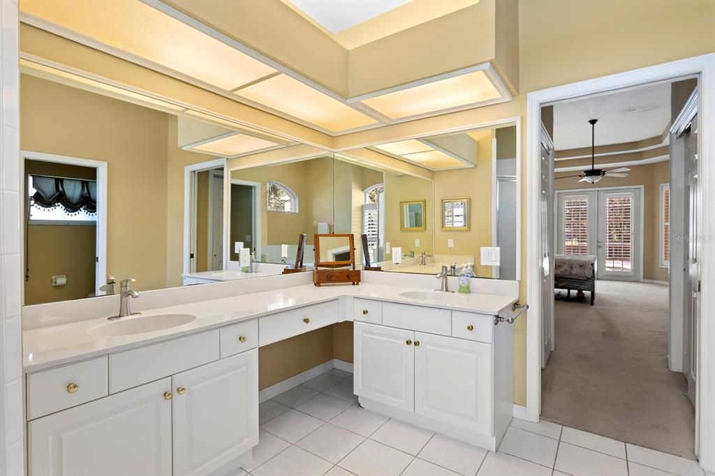 En Venta: $750,000 (5 camas, 3 baños, 3283 Pies cuadrados)