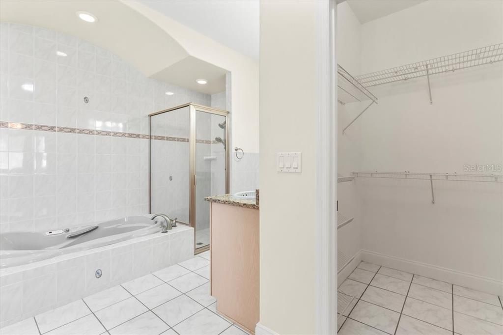 For Sale: $1,195,000 (3 beds, 2 baths, 3550 Square Feet)