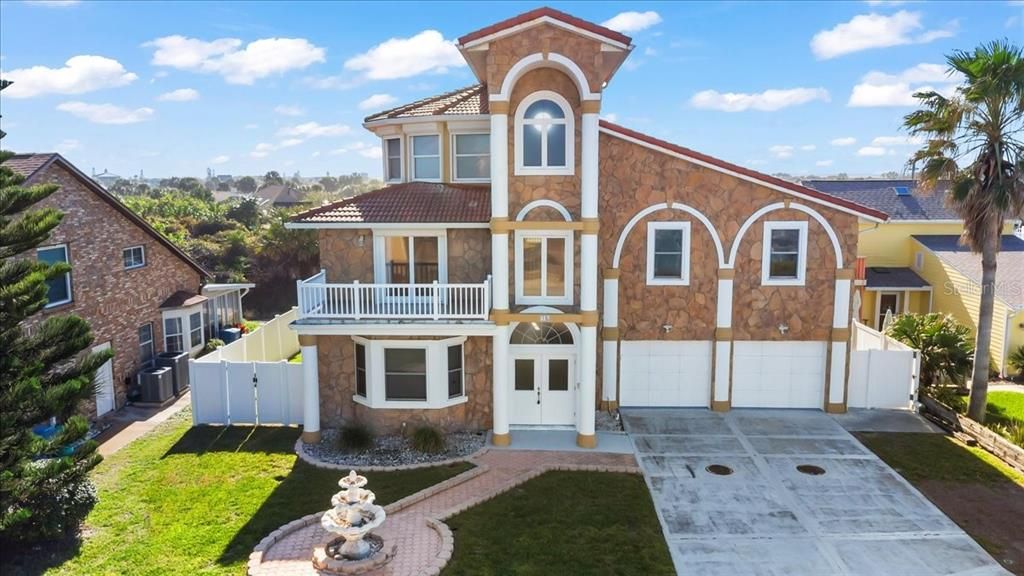 For Sale: $1,195,000 (3 beds, 2 baths, 3550 Square Feet)