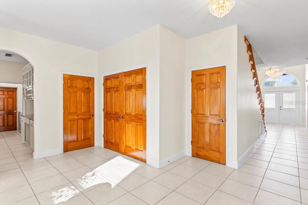 For Sale: $1,195,000 (3 beds, 2 baths, 3550 Square Feet)