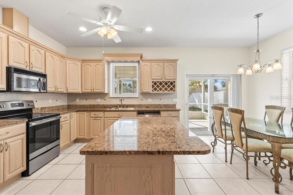 For Sale: $1,195,000 (3 beds, 2 baths, 3550 Square Feet)