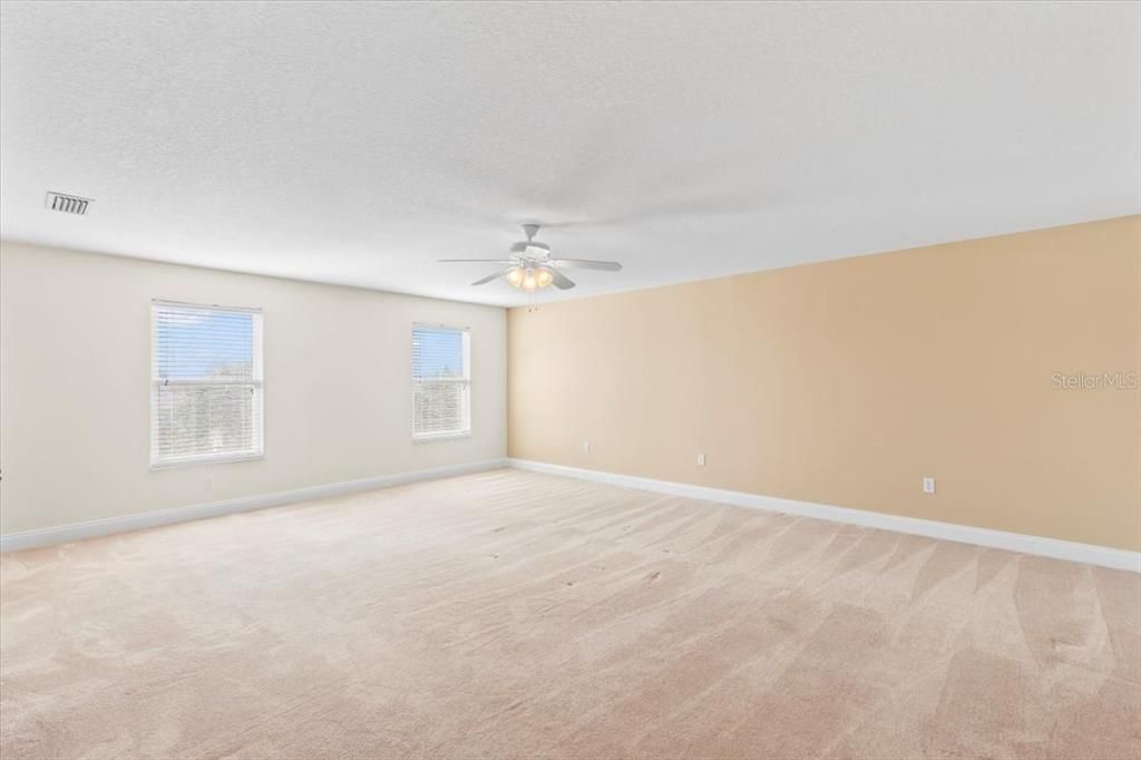 For Sale: $1,195,000 (3 beds, 2 baths, 3550 Square Feet)