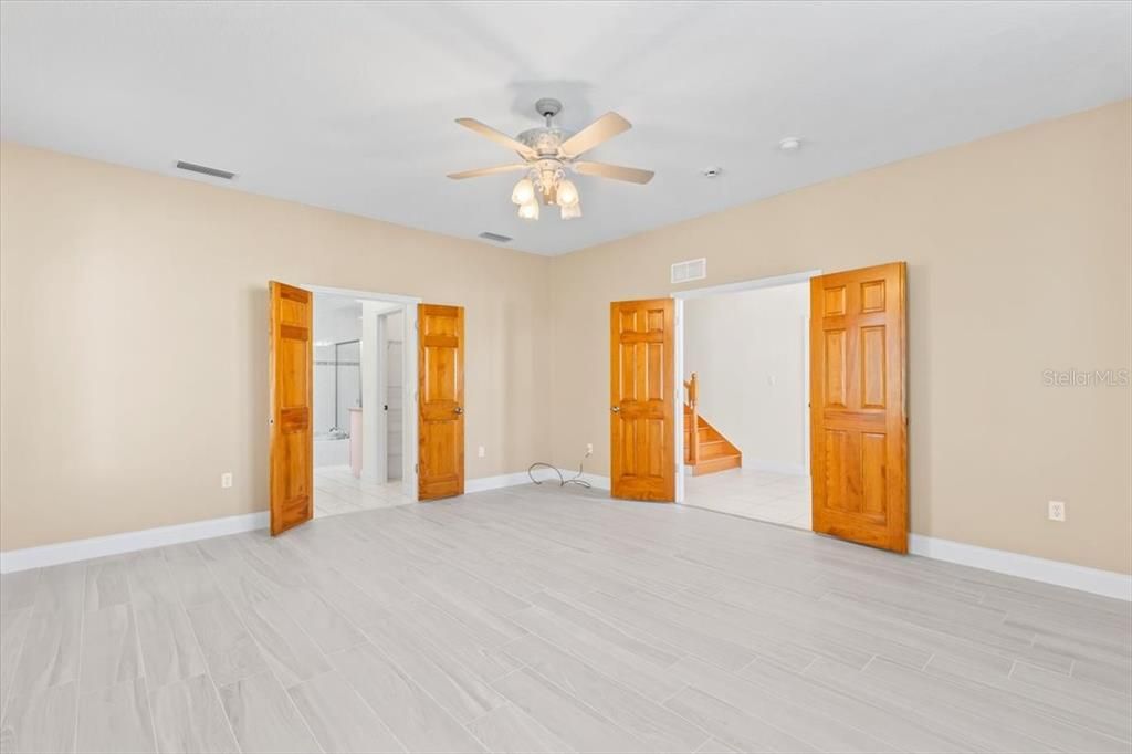 For Sale: $1,195,000 (3 beds, 2 baths, 3550 Square Feet)