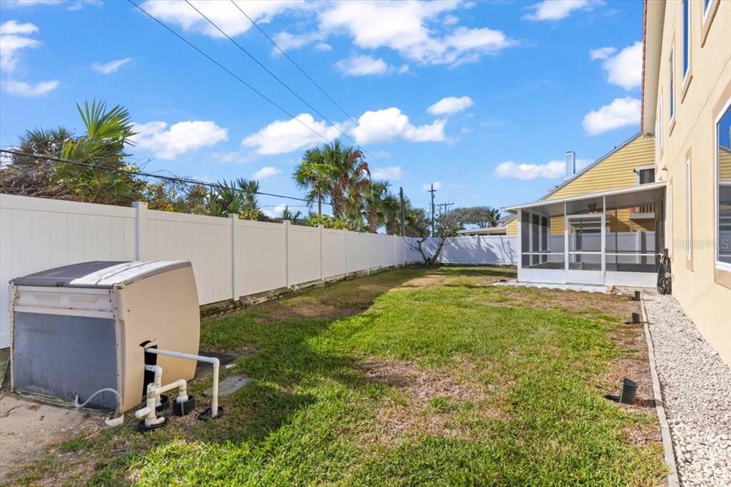 For Sale: $1,195,000 (3 beds, 2 baths, 3550 Square Feet)