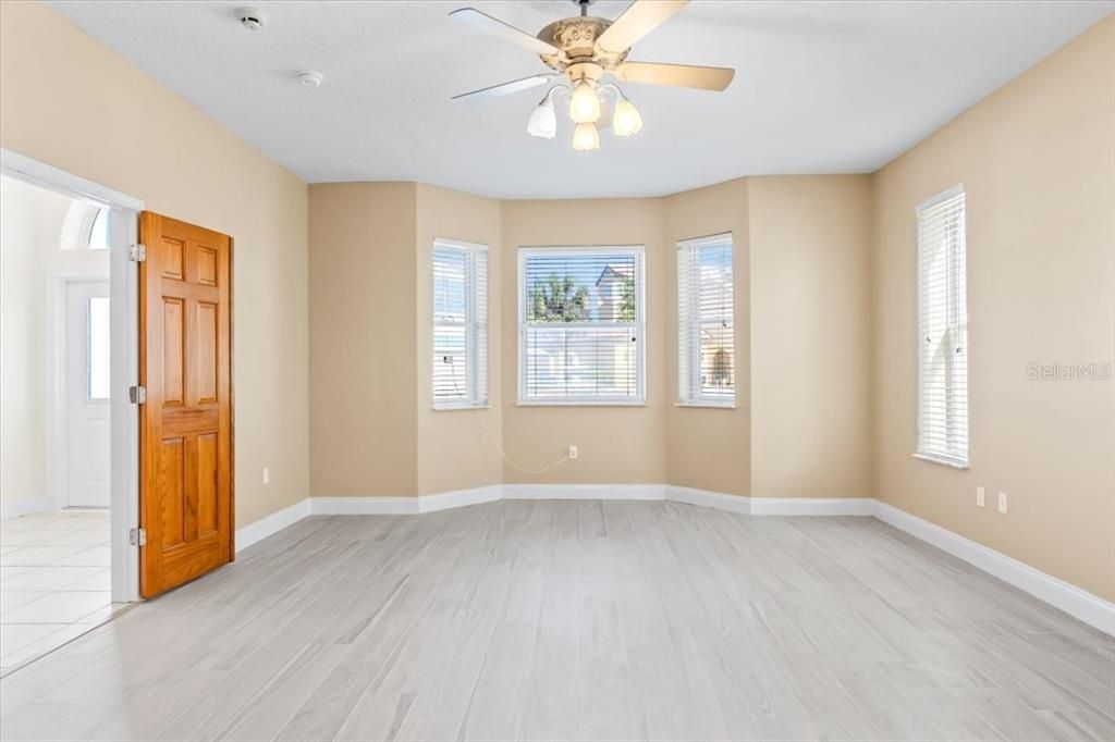 For Sale: $1,195,000 (3 beds, 2 baths, 3550 Square Feet)