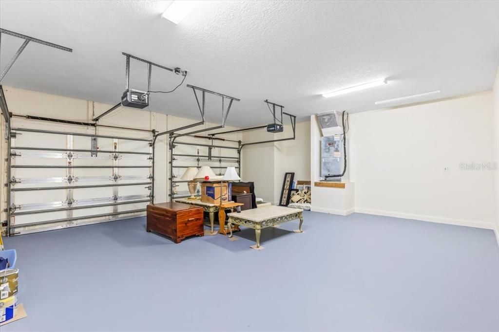 For Sale: $1,195,000 (3 beds, 2 baths, 3550 Square Feet)