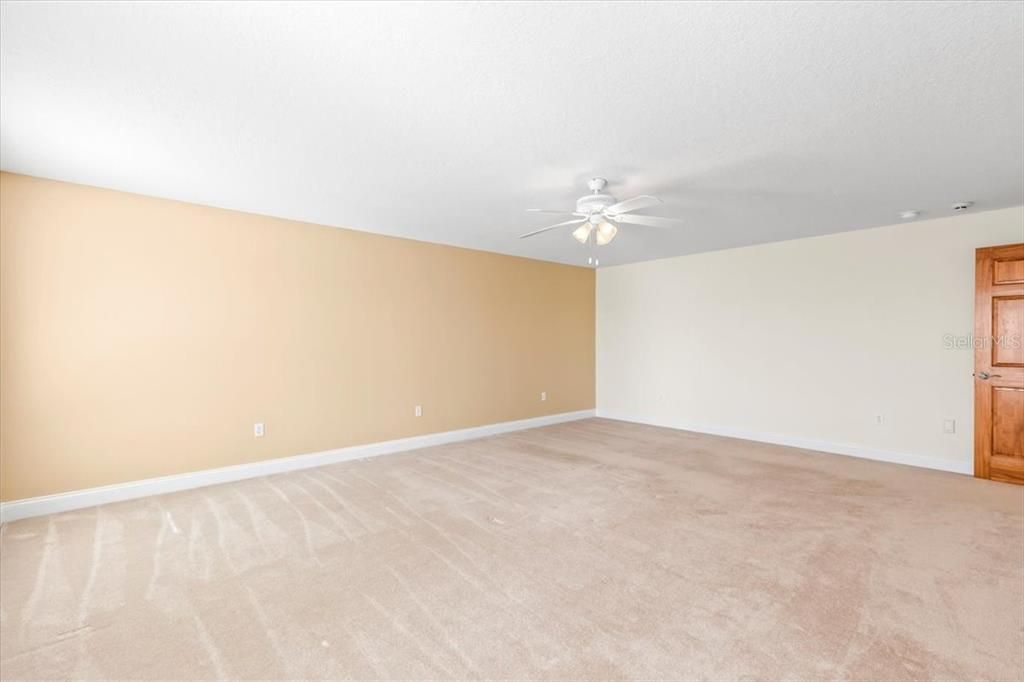 For Sale: $1,195,000 (3 beds, 2 baths, 3550 Square Feet)