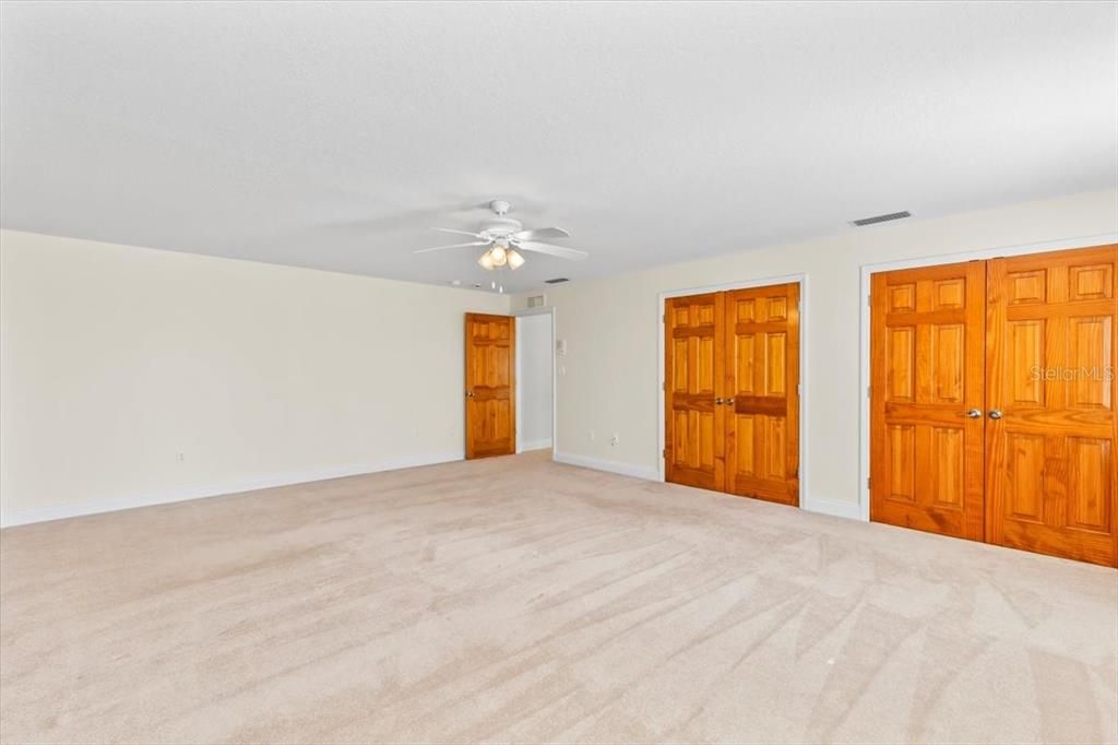 For Sale: $1,195,000 (3 beds, 2 baths, 3550 Square Feet)