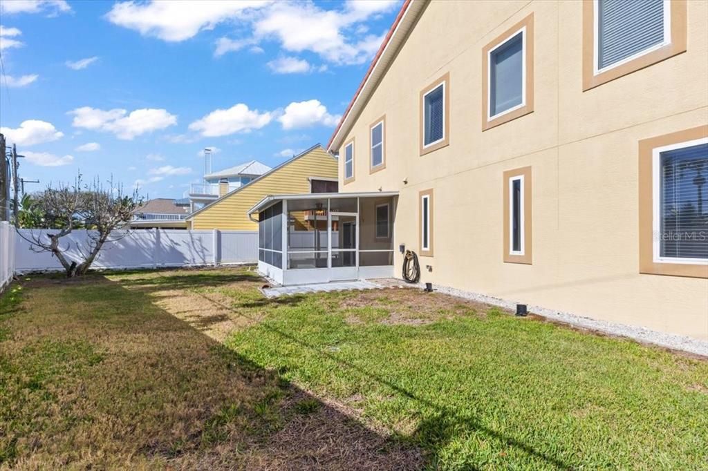 For Sale: $1,195,000 (3 beds, 2 baths, 3550 Square Feet)