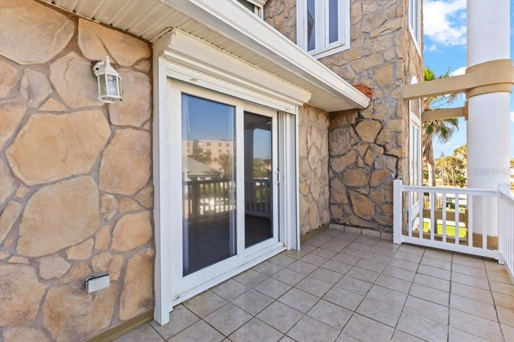 For Sale: $1,195,000 (3 beds, 2 baths, 3550 Square Feet)