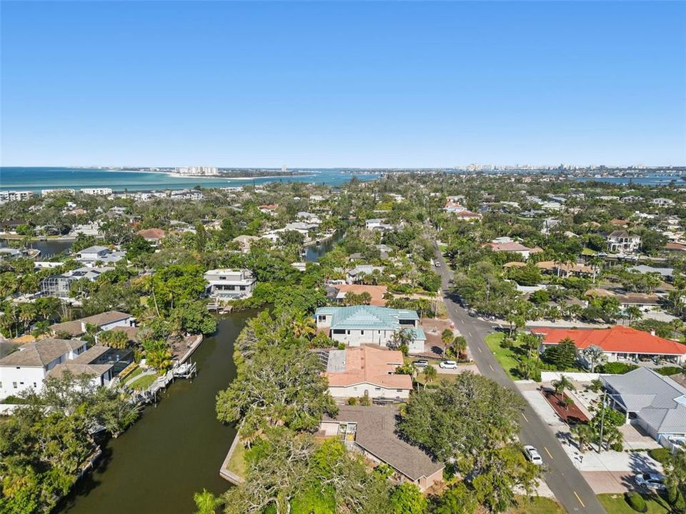 En Venta: $1,100,000 (0.35 acres)