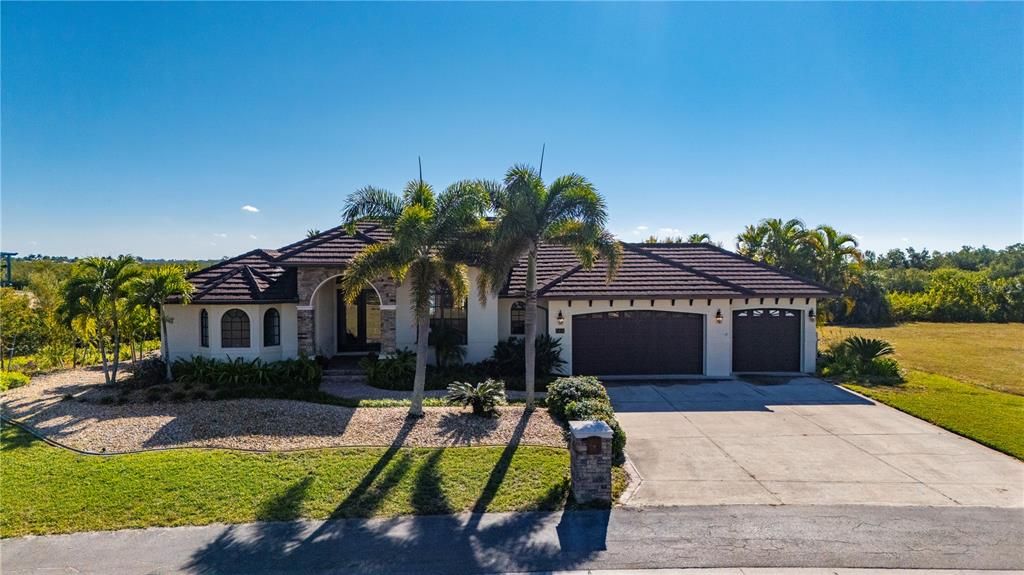 На продажу: $930,000 (3 спален, 2 ванн, 2569 Квадратных фут)