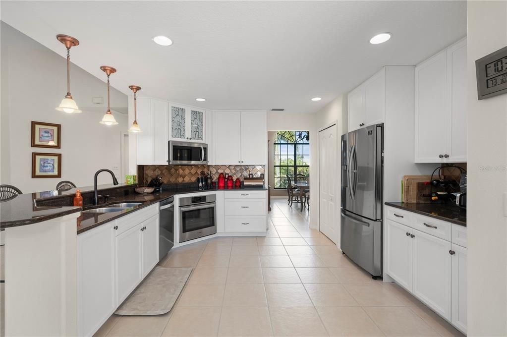 На продажу: $930,000 (3 спален, 2 ванн, 2569 Квадратных фут)