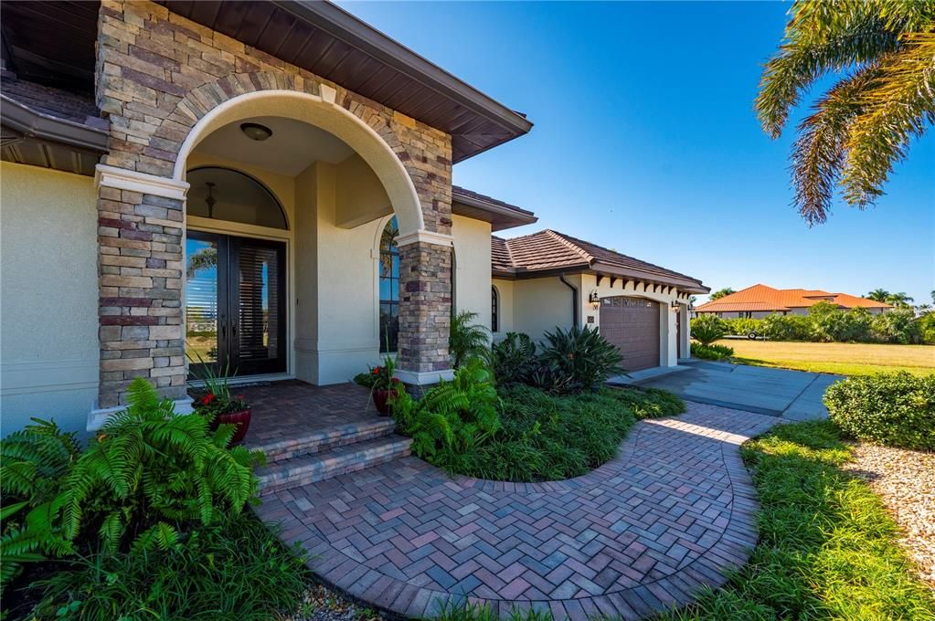 На продажу: $930,000 (3 спален, 2 ванн, 2569 Квадратных фут)