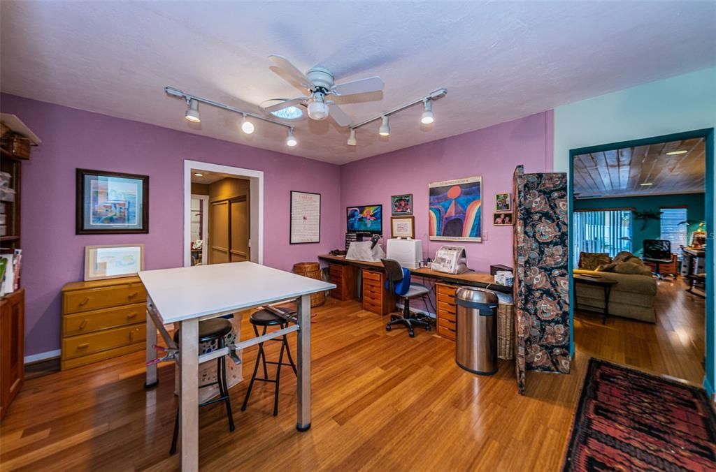 For Sale: $749,900 (3 beds, 3 baths, 2368 Square Feet)