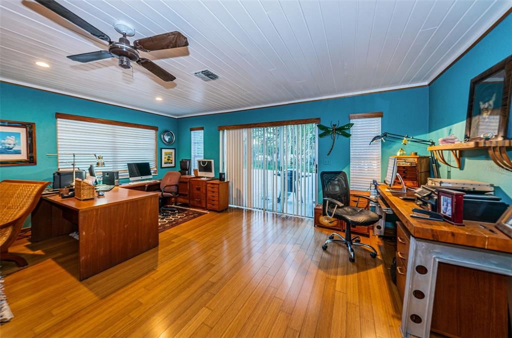 For Sale: $749,900 (3 beds, 3 baths, 2368 Square Feet)