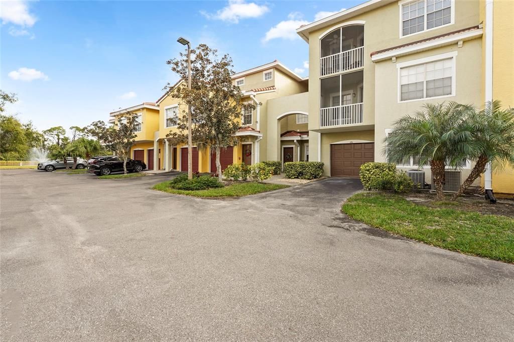 For Sale: $179,900 (1 beds, 1 baths, 1032 Square Feet)