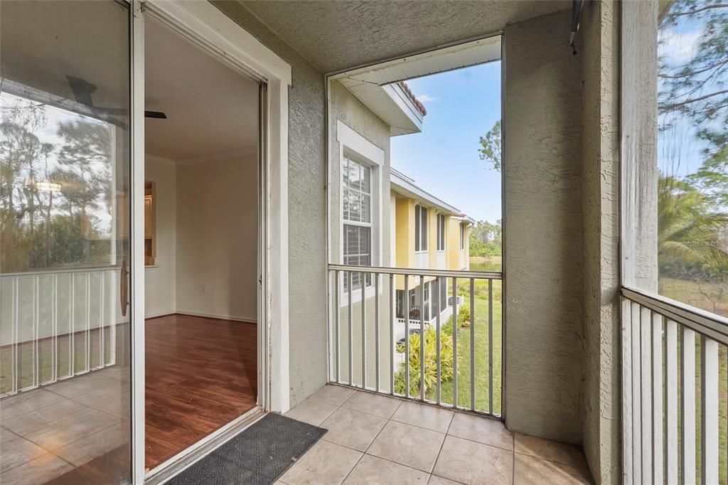 For Sale: $179,900 (1 beds, 1 baths, 1032 Square Feet)