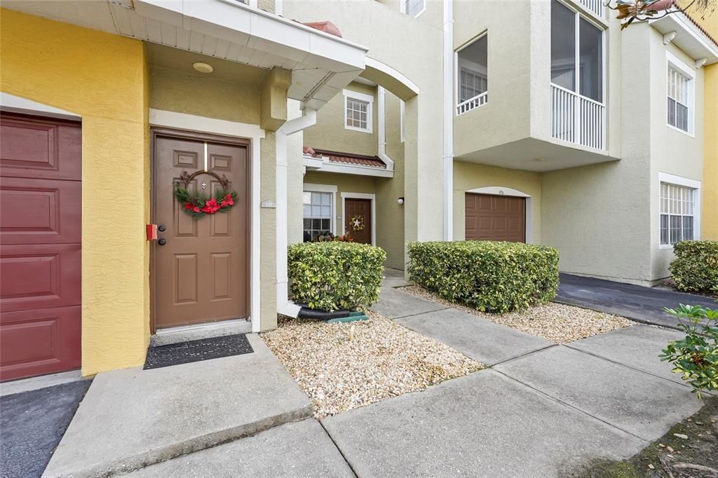 For Sale: $179,900 (1 beds, 1 baths, 1032 Square Feet)