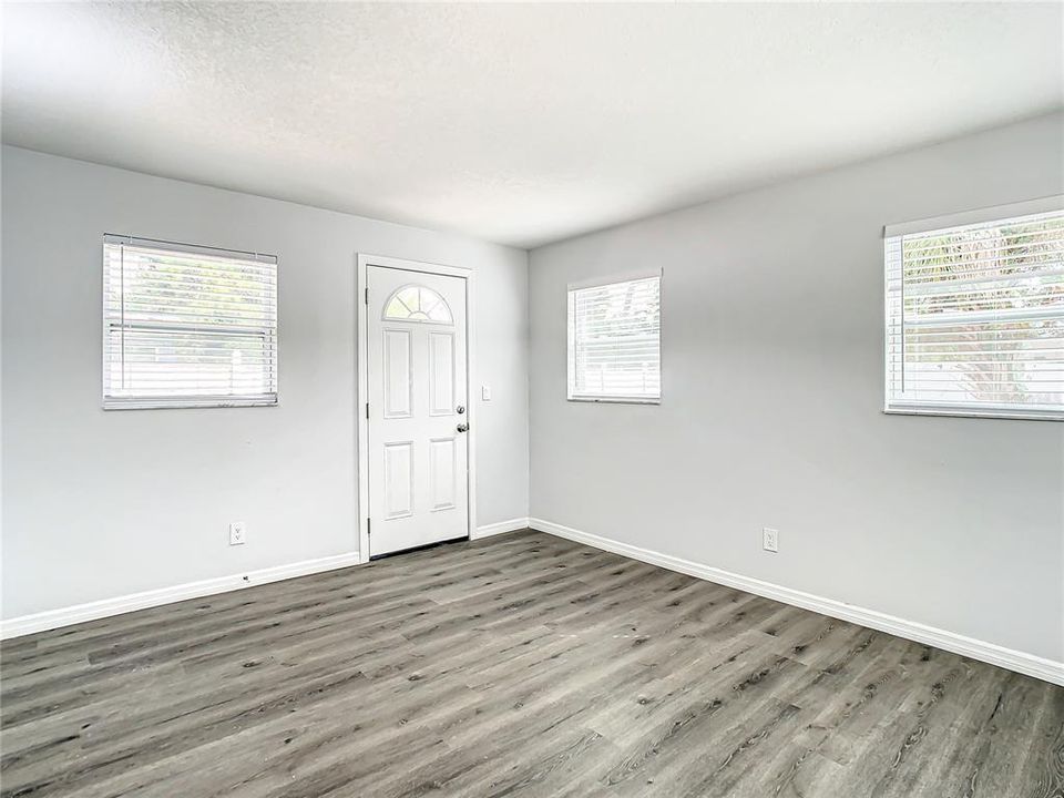 В аренду: $2,800 (3 спален, 2 ванн, 1277 Квадратных фут)