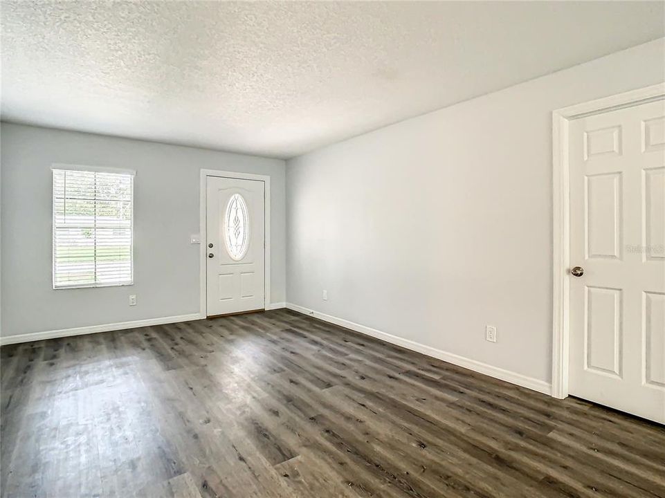 В аренду: $2,800 (3 спален, 2 ванн, 1277 Квадратных фут)