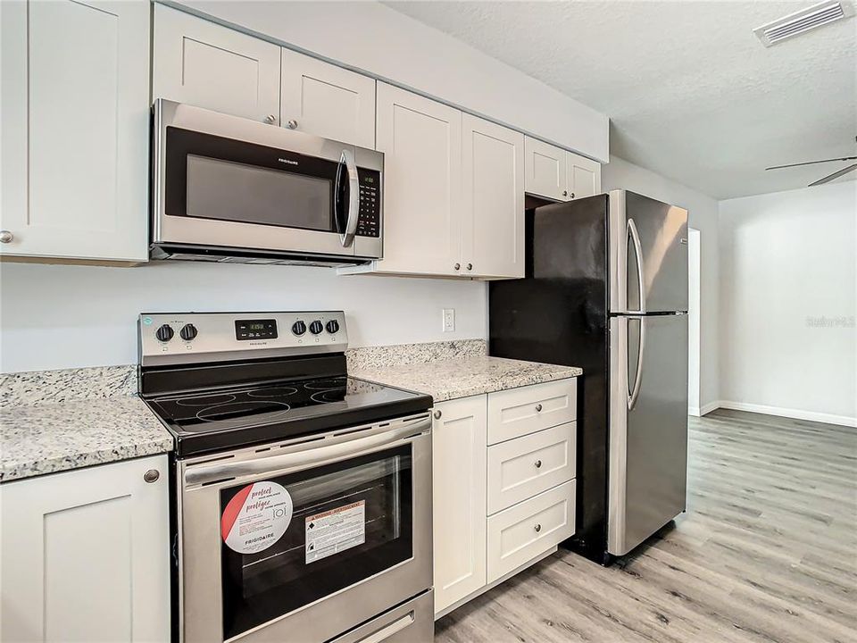 В аренду: $2,800 (3 спален, 2 ванн, 1277 Квадратных фут)