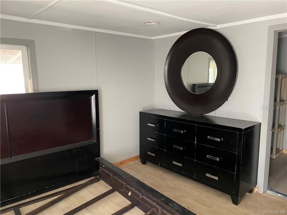 For Sale: $59,000 (1 beds, 1 baths, 672 Square Feet)