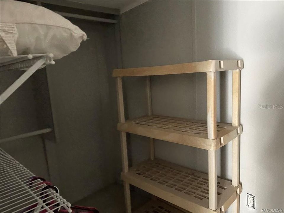 For Sale: $59,000 (1 beds, 1 baths, 672 Square Feet)